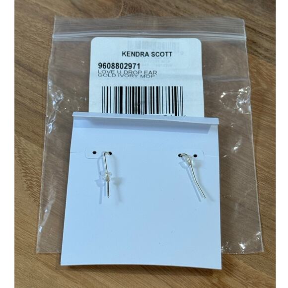 NWOT! Kendra Scott Love U Heart Gold Drop Earrings in Ivory Mother-of-Pearl - Picture 5 of 5